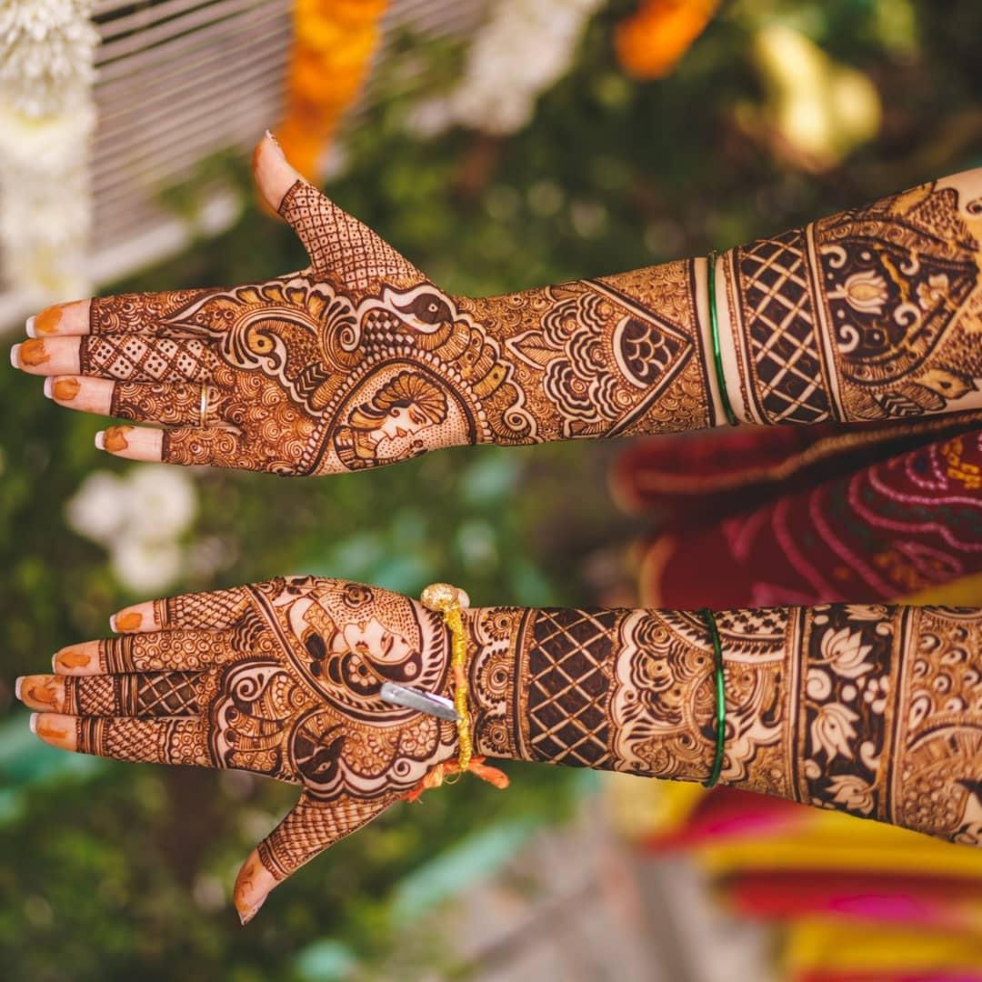 Colour Coordinated Mehndi Outfit Ideas of Bride & Groom We Love! |  WeddingBazaar