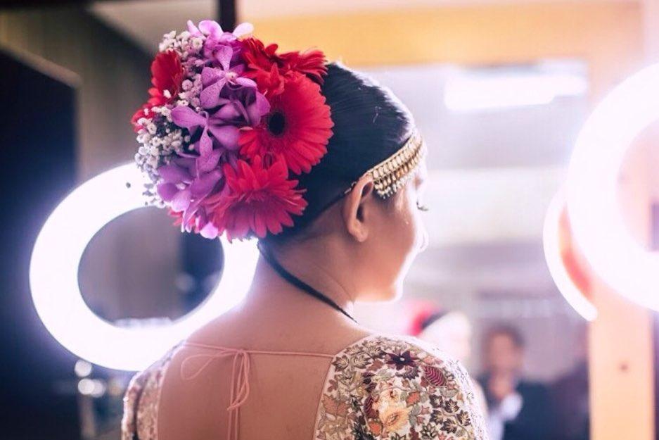 10 Sangeet Hairstyles For Brides You Need To Save Right Away  SetMyWed