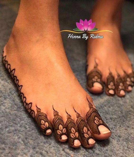 Leg mehndi design simple and easy Archives - Fashionisk