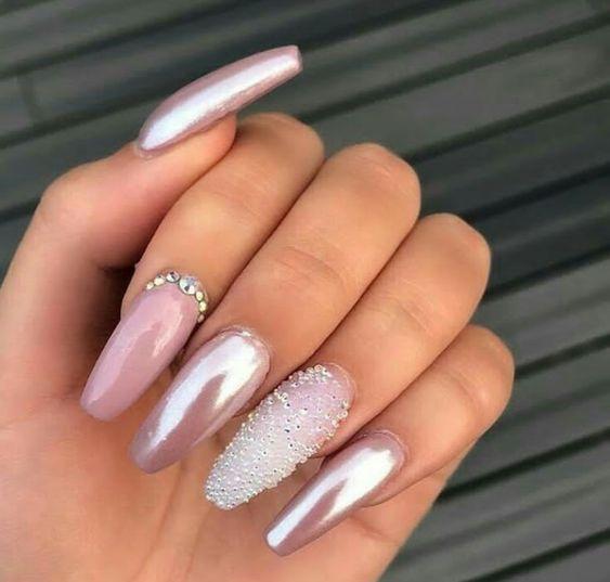 33 Summer Nail Art Ideas–From Sunset Ombré to Dreamy Clouds