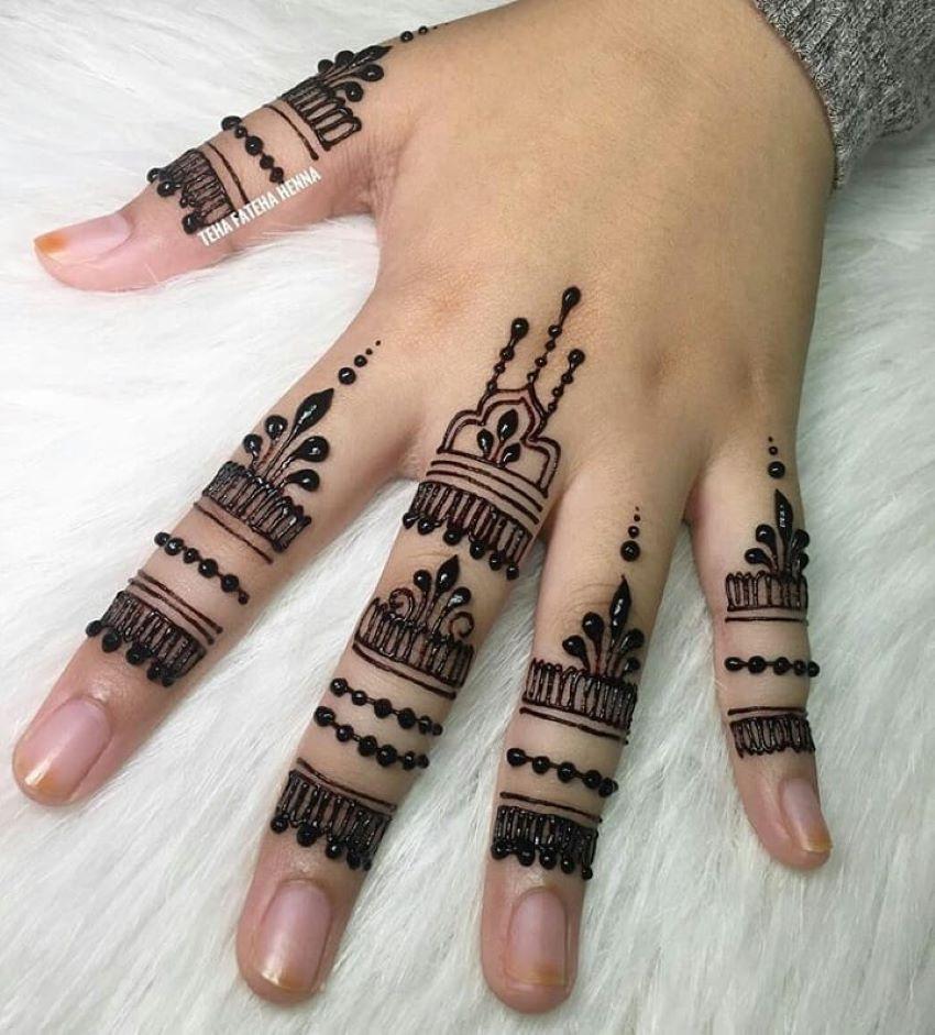 Back hand finger mehndi design Stock Photo | Adobe Stock