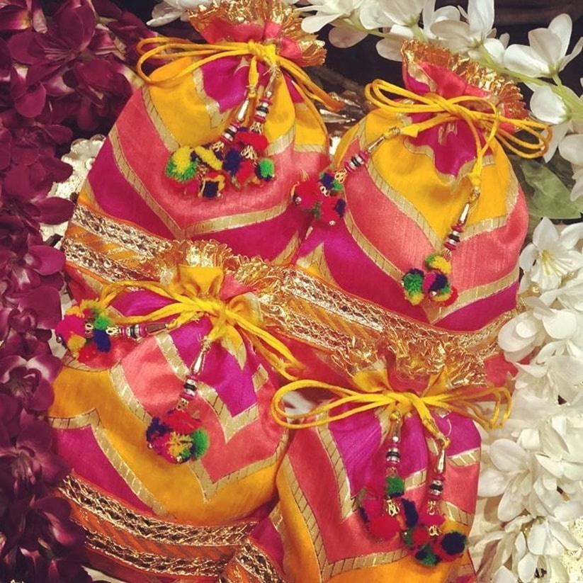 9 Trendy And Exciting Mehendi Gift Ideas That All Your Guests Will Love