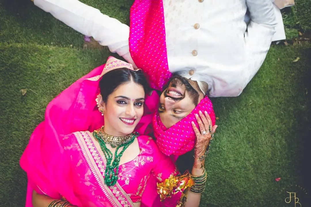 Indian Dulhan pose | Indian wedding dulhan poses, Indian wedding couple,  Wedding dulhan pose