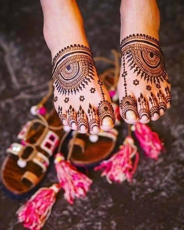 Stylish Bridal Feet Mehndi Designs || Latest foot Henna Ideas | Mehndi  designs for fingers, Legs mehndi design, New mehndi designs