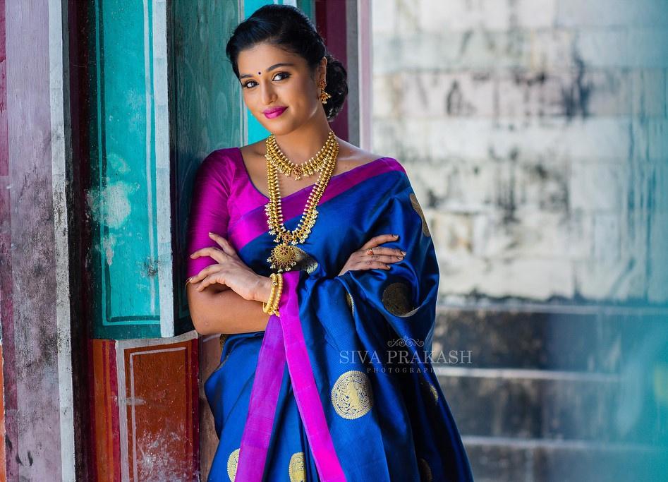 Aishinduri #bride in dark blue kanchipuram saree and antique heavy jewellery  | Bridal blouse designs, Fancy sarees party wear, Designer saree blouse  patterns