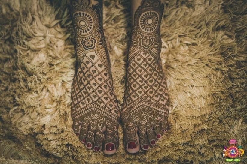 15 Anklet Mehndi Designs That You Will Love 2023