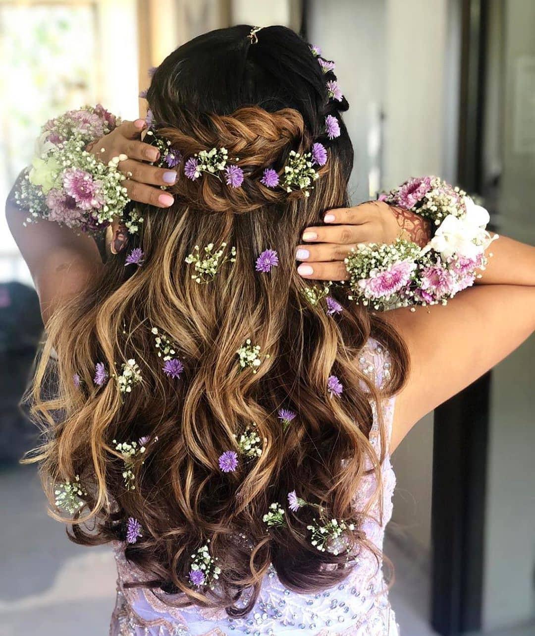 10 Types of Flowers For Bridal Hairstyle You Must Try