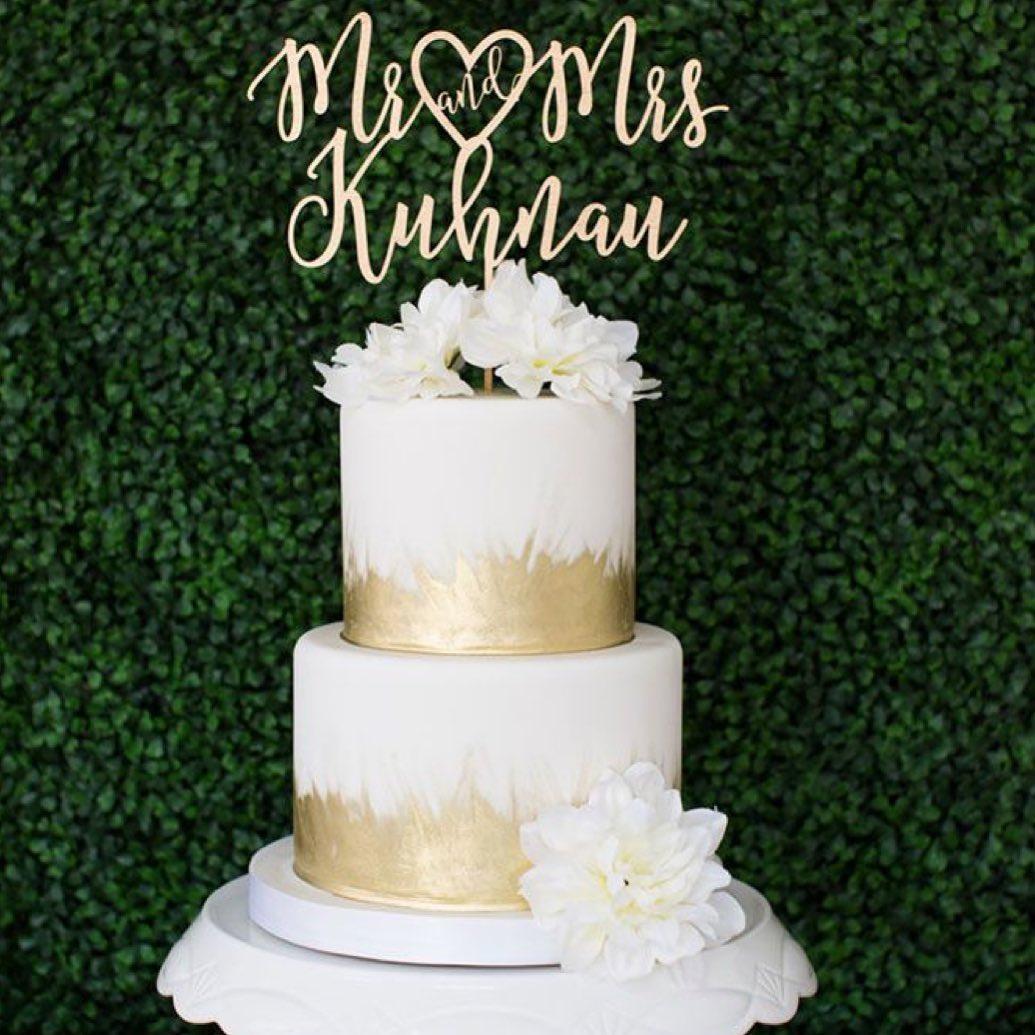 5 Awesome Engagement Cakes That All The Couples Can Opt For On While  Exchanging Rings -