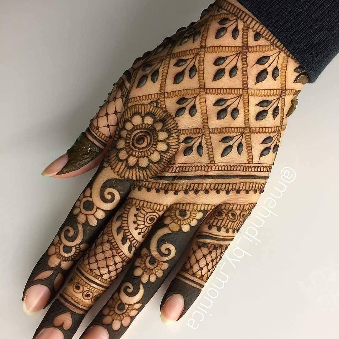 finger mehndi design