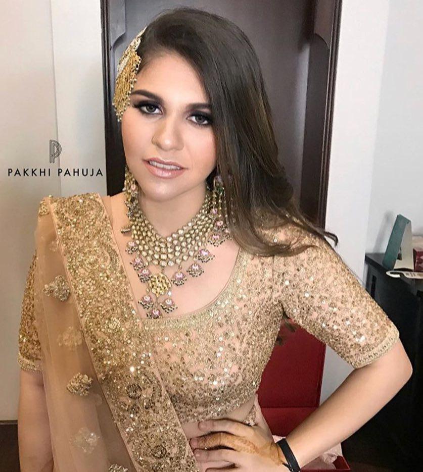 Beautiful side makeup look❤️ Makeup and hair @karishma_makeover and team  Karishma's the bridal makeup studio Professional makeup and… | Instagram