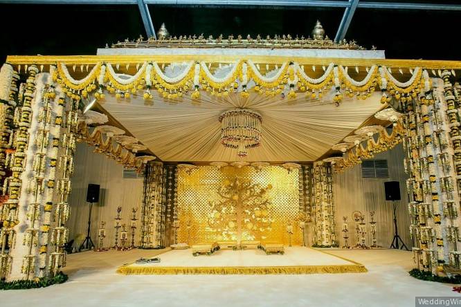 Simple deals mandap decoration