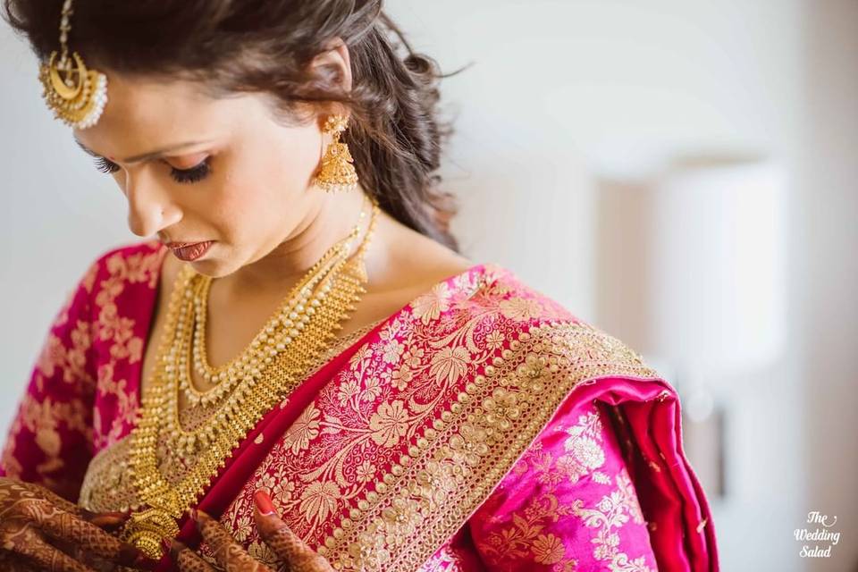 Gold necklace set for shop wedding