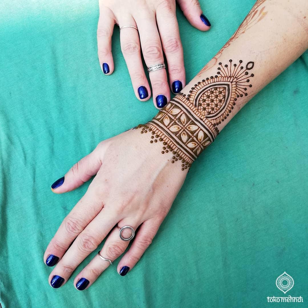 Wrist henna design #1. | Wrist henna, Henna style tattoos, Henna tattoo  designs