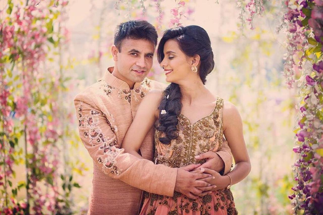 A Rajasthani sagai, a blue-fuschia haldi and opulent pheras– this couple's  destination wedding was a flamboyant one!