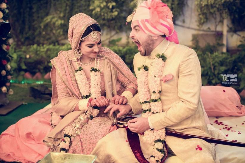 Inside Kapil Sharma and Ginni Chatrath's wedding: The comedian and his wife  pose in Proper Punjabi style : Bollywood News - Bollywood Hungama