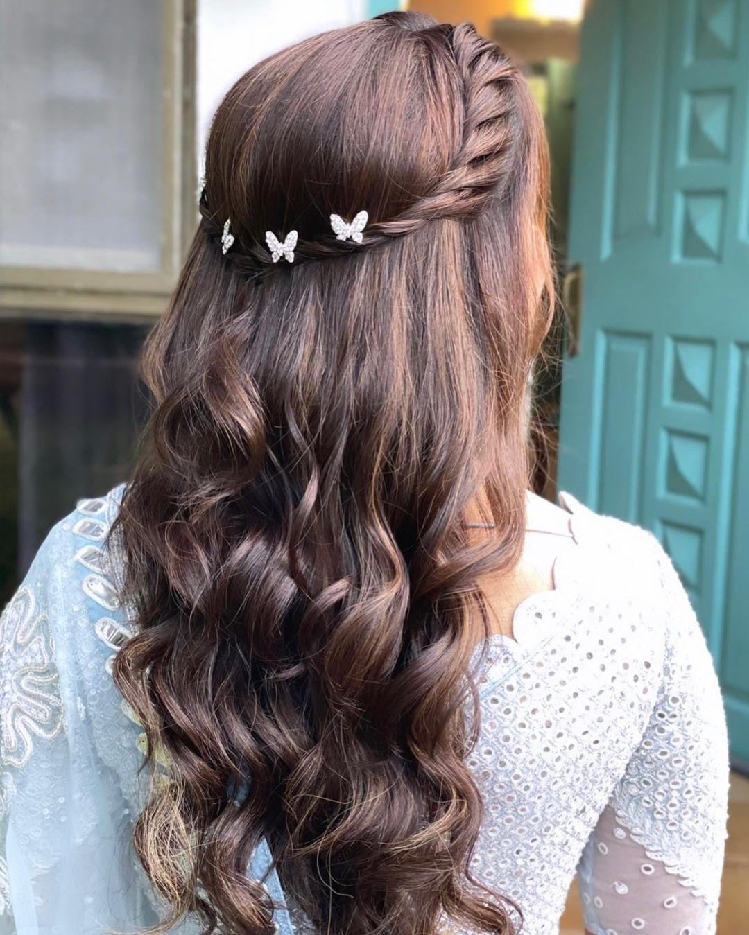Bridal hairstyle half open – come on in style under the hood! | Avso
