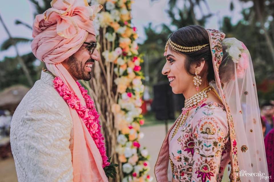 30 Bridal Hairstyles For Long And Straight Hair: Messy Buns To Braids To  Slay Your Wedding Look