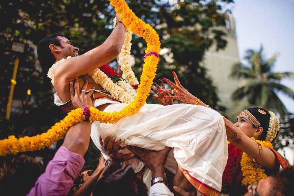 20 Candid Shot Photographs That Capture the Real Story of Every Wedding!