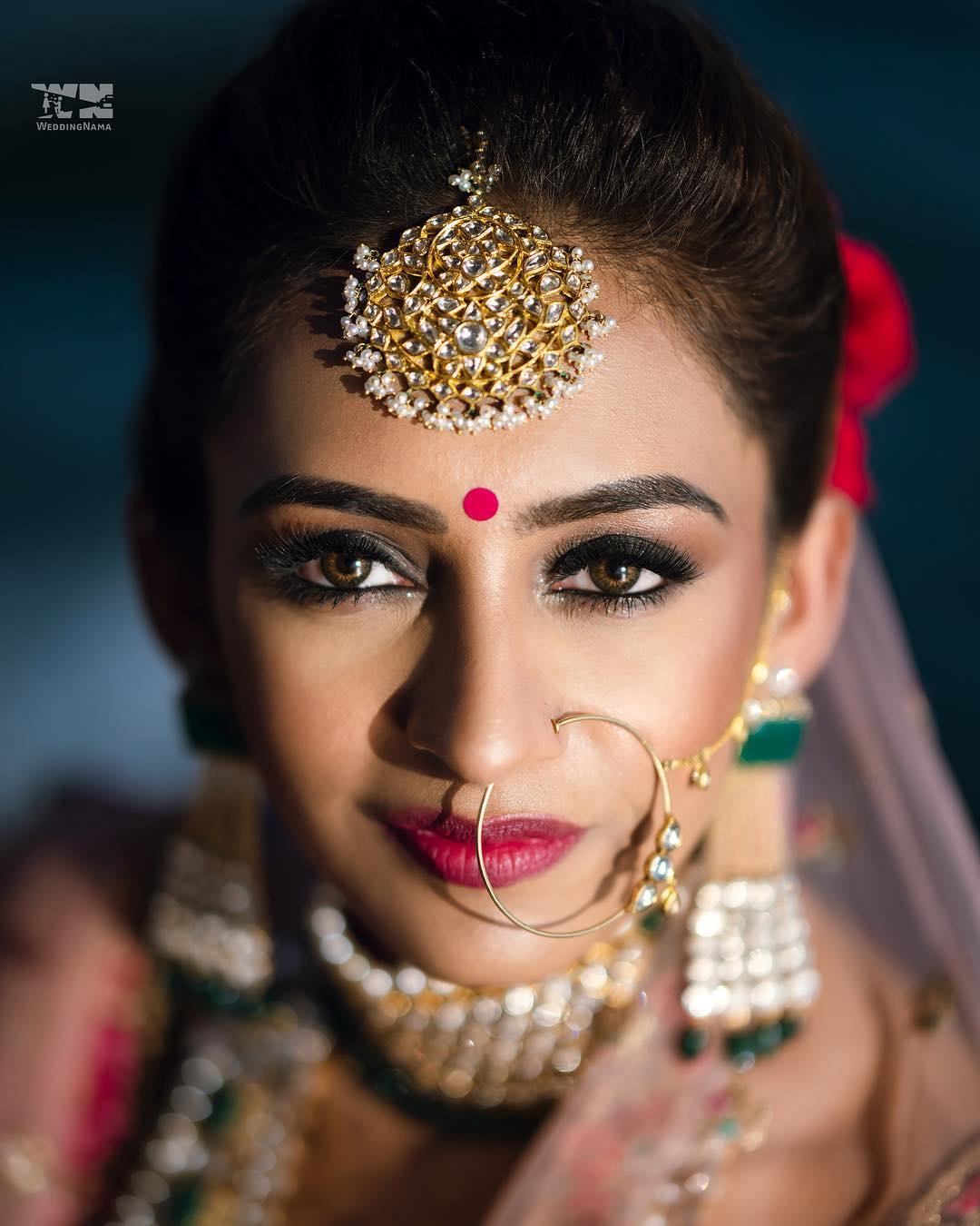 Indian bride posing hi-res stock photography and images - Page 2 - Alamy