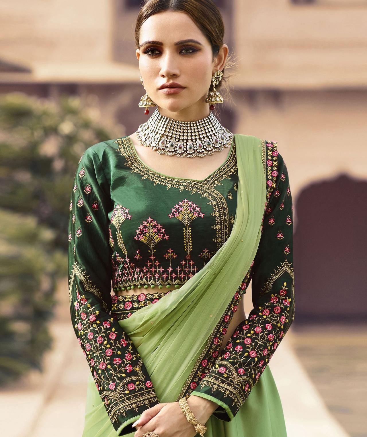 40+ Latest Blouse Design Ideas to check out this Indian Wedding