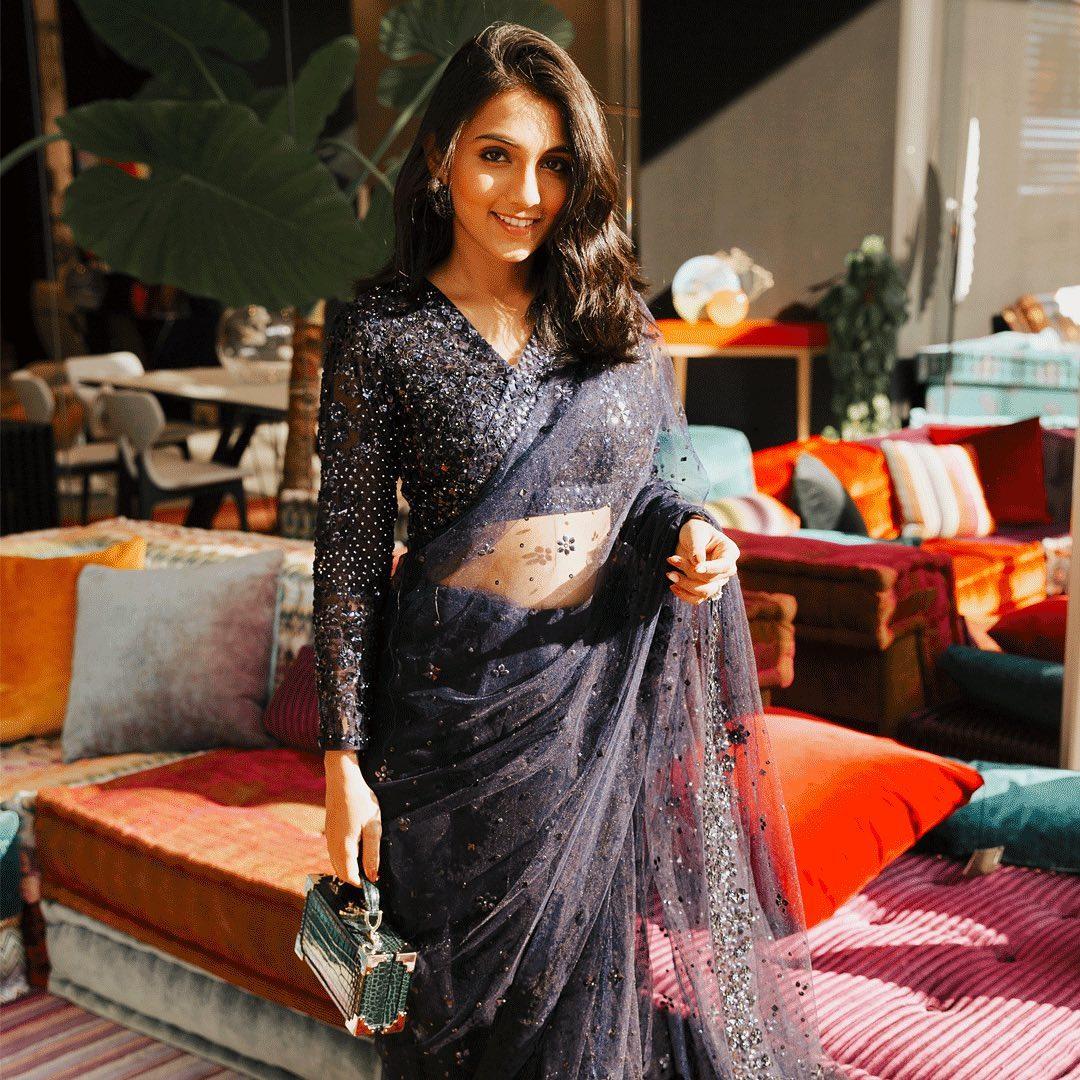 12 Stylish Saree Images For You To Wear On Your Bff's Wedding