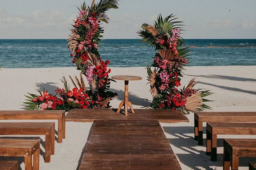 Ideal Beach Resorts on Caribbean Waters Perfect for a Beach Wedding