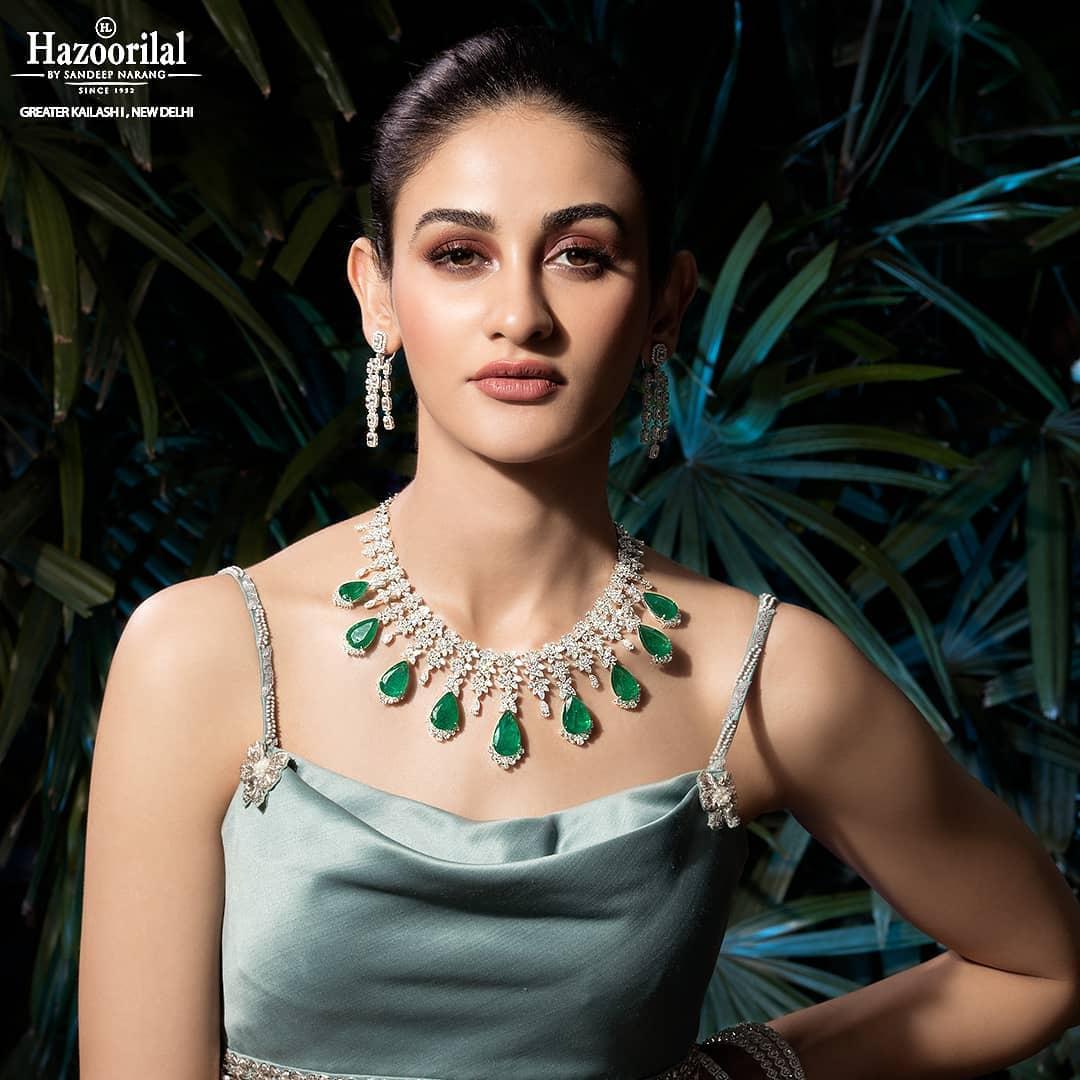 Emerald deals necklace jewellery