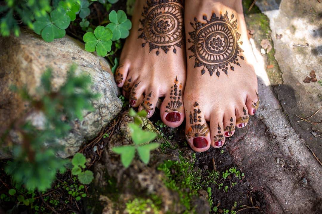 Feet Mehndi Designer at best price in New Delhi | ID: 14720379473