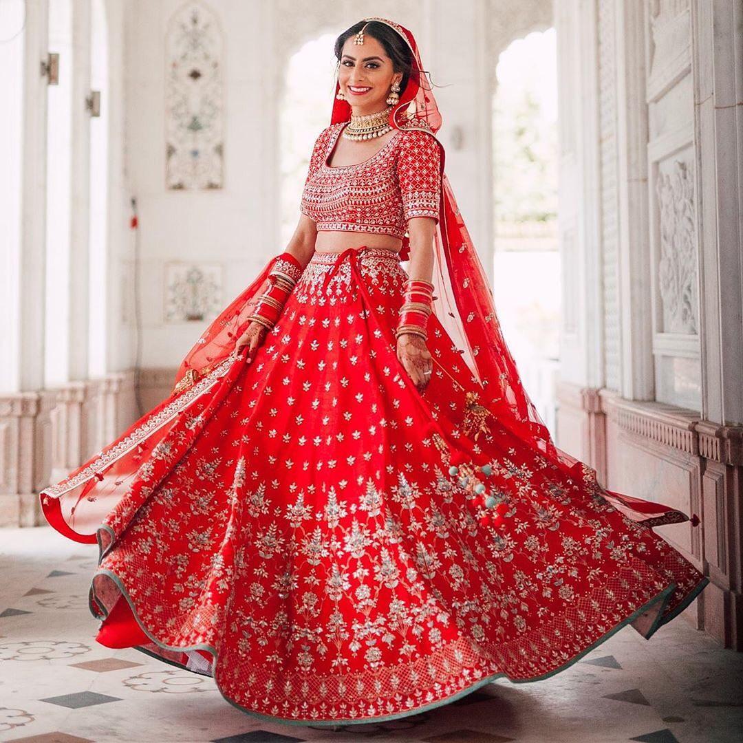 Amaltas Couture's Nayila Chanderi Silk Peach Lehenga - Rent | Peach lehenga,  Wedding dresses simple, Party wear indian dresses