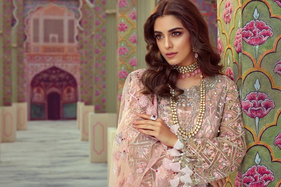 What are some of the traditional Pakistani wedding dresses for women? What  are some of the traditional Pakistani wedding dresses for men? - Quora