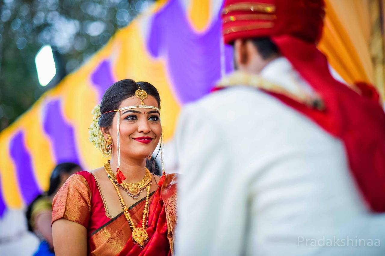Maharashtra bridal wedding saree look / Maharashtrian bride Nauvari saree  look for Wedding 😍 - YouTube