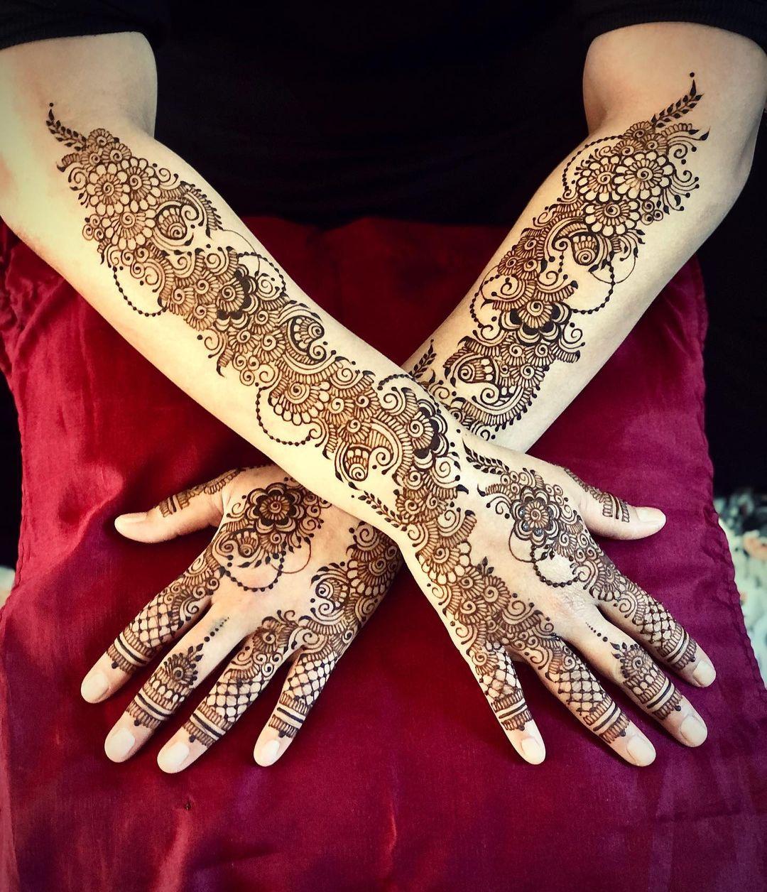 Mehndi Design - Beautiful Karwa Chauth Mehndi designs.... | Facebook