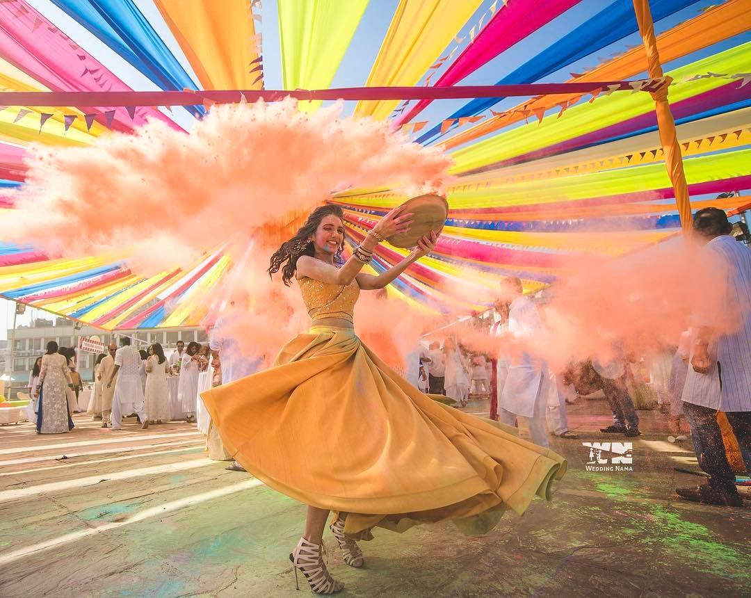 20 Best Holi Photo Poses: Make Various and Bright Shots