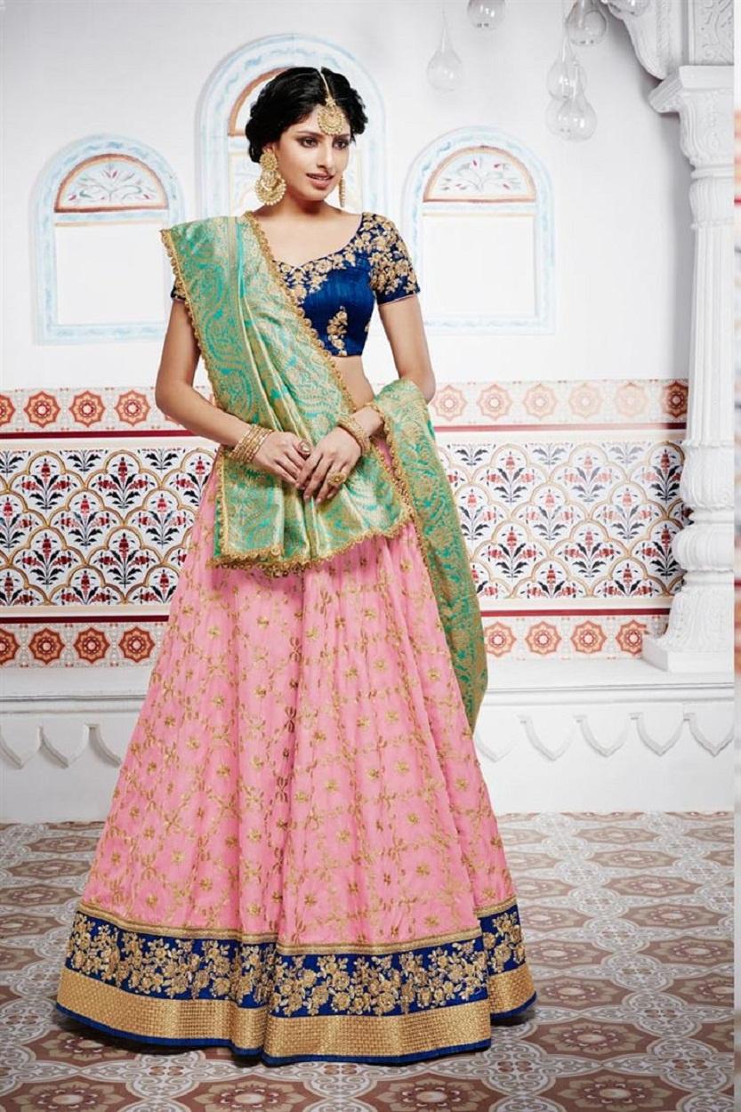 Navratri Chaniya Choli With Traditional Gamthi and Mirror Work Readymade Lehenga  Choli at Rs 2450 | Chaniya Choli in Surat | ID: 2851795688248