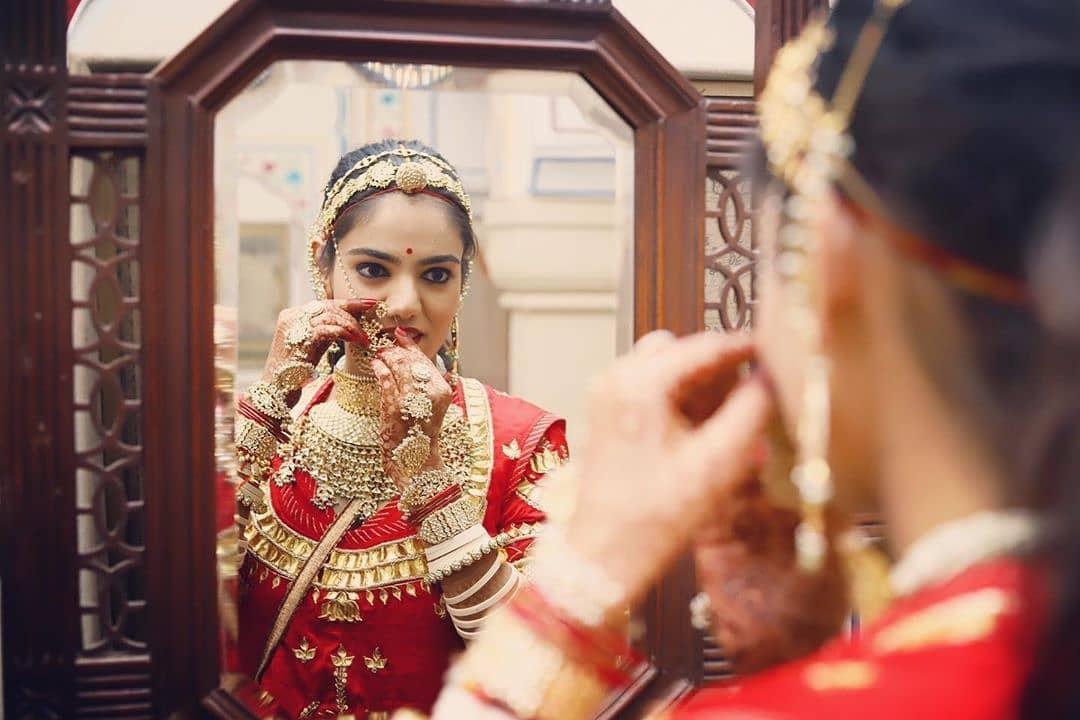 Young Indian Women In Traditional Dress Rajasthan High-Res Stock Photo -  Getty Images