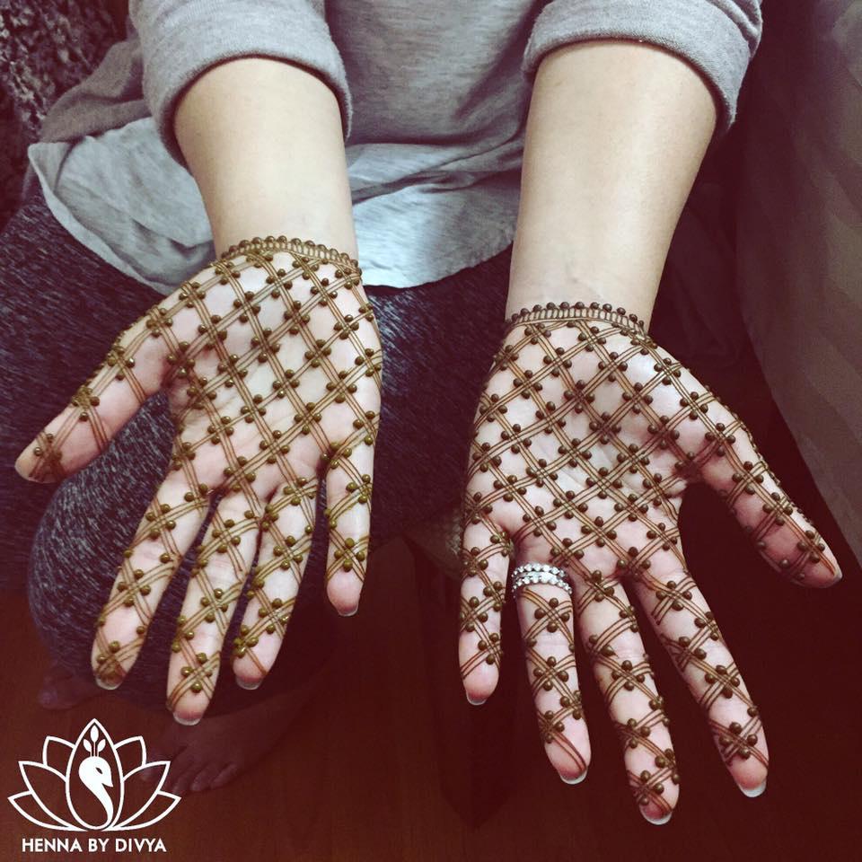 Simple Bridal Mehendi Design For Back Side