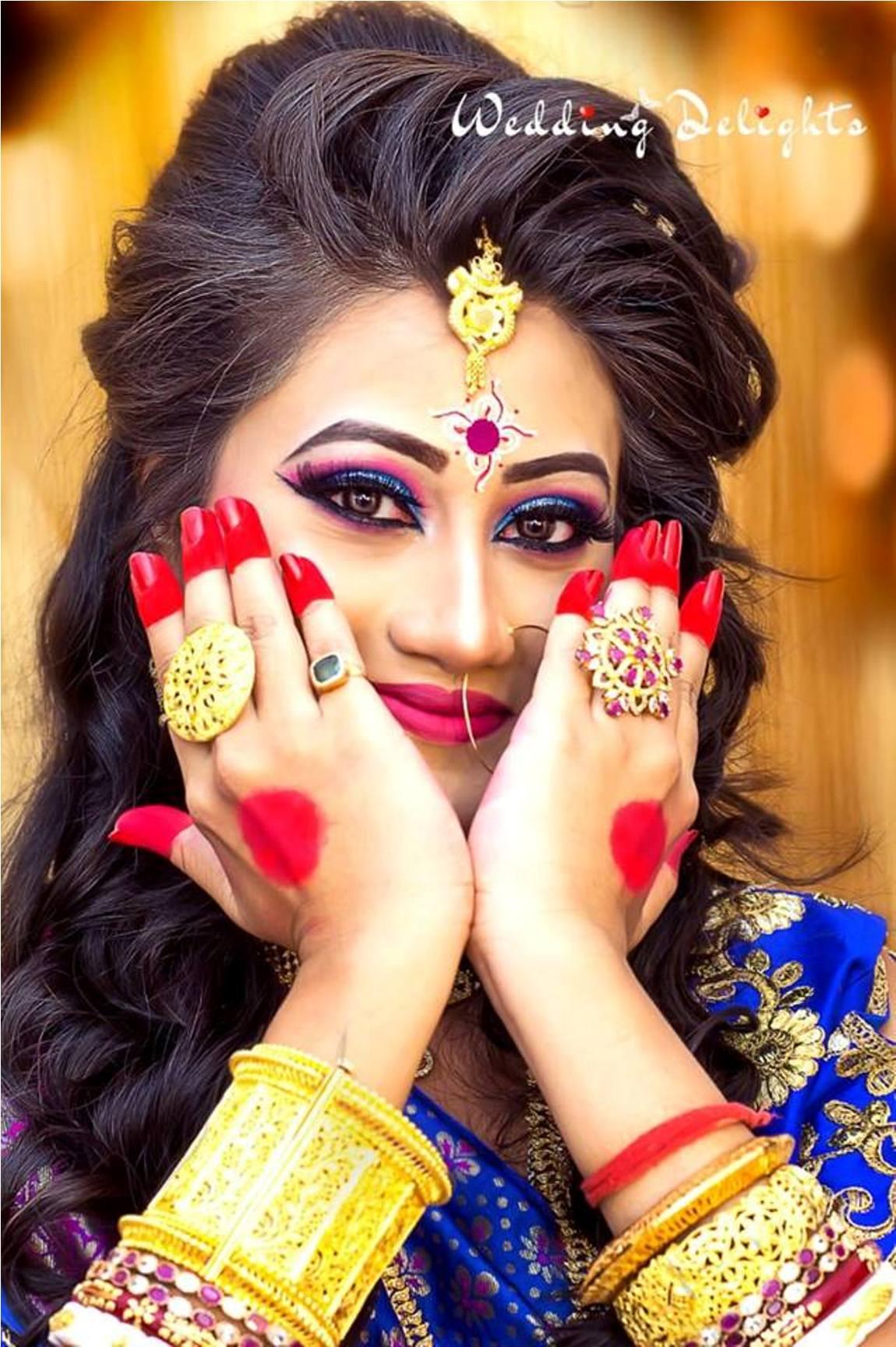 Beautiful woman dressed up as Indian tradition with henna mehndi design on  her both hands to celebrate big festival of Karwa Chauth, Karwa Chauth  celebrations by Indian woman for her husband 17096931