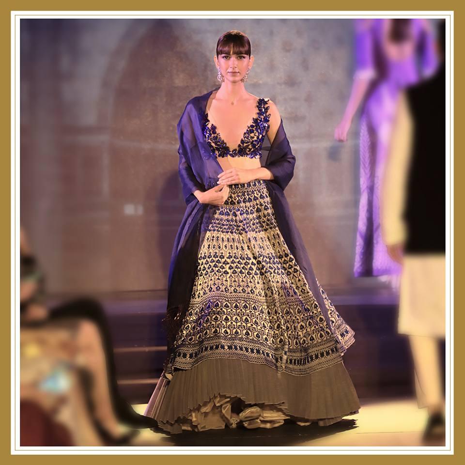 10 Manish Malhotra's Outfit you Can Style for Wedding – Suvidha Fashion