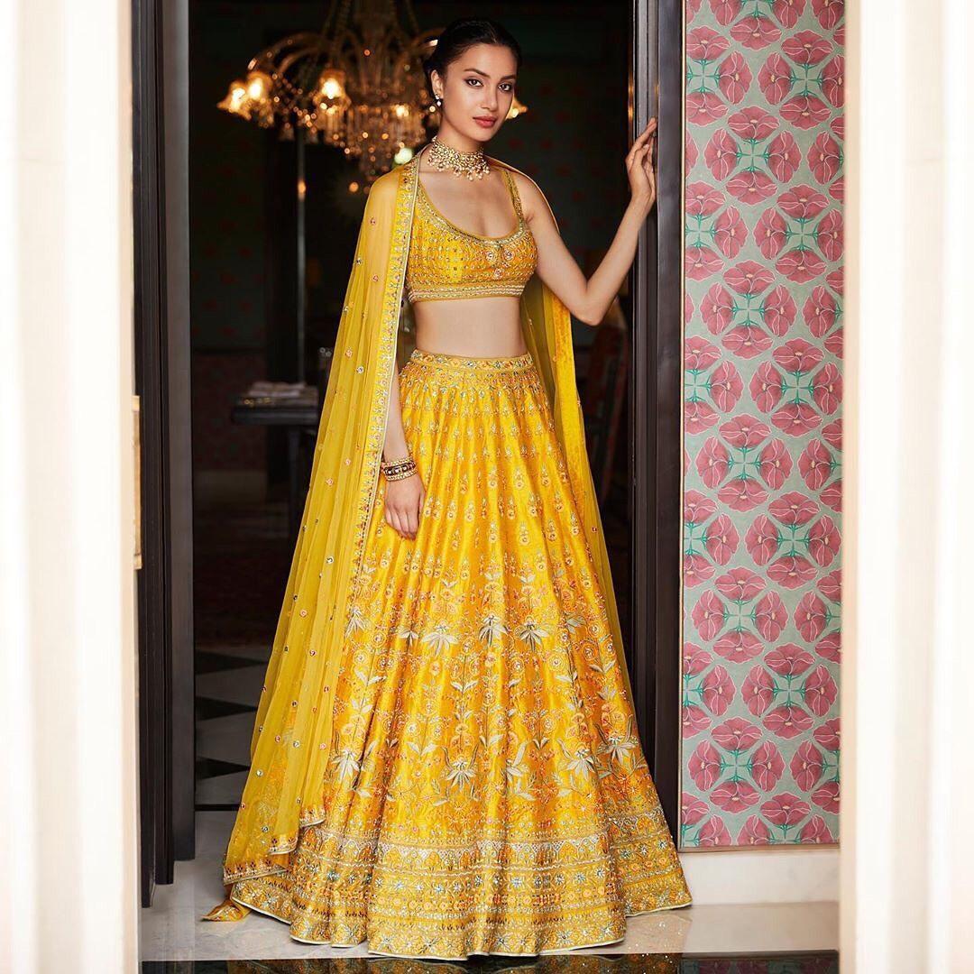 15 New And Latest Yellow Lehenga Designs For Every Indian Bride | Bridal  jewellery indian, Indian bridal jewelry sets, Floral jewellery