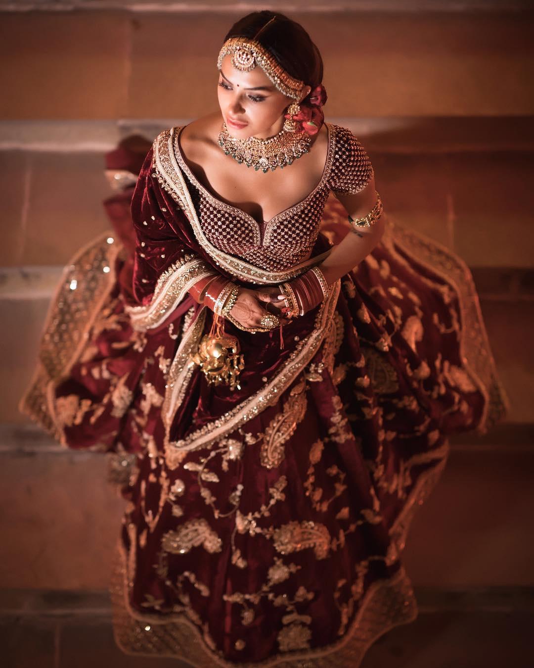 Red Fully Embroidered Velvet Bridal Wear Sabyasachi Bridal Lehenga |  lupon.gov.ph