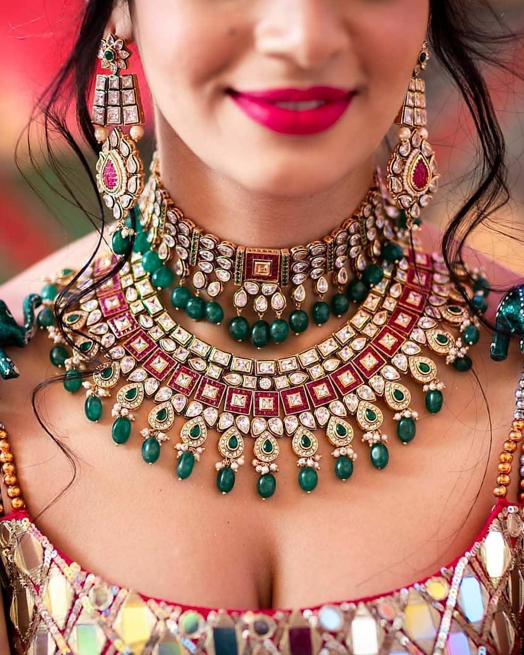 emerald kundan necklace