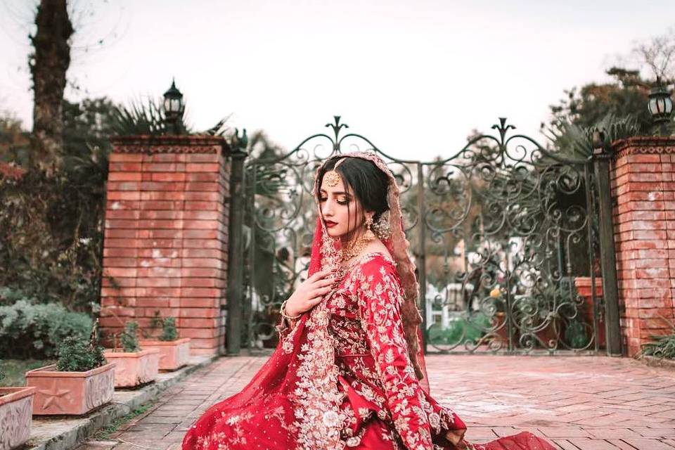 Find Wedding Dupatta Designs for Every Budget on These Websites!