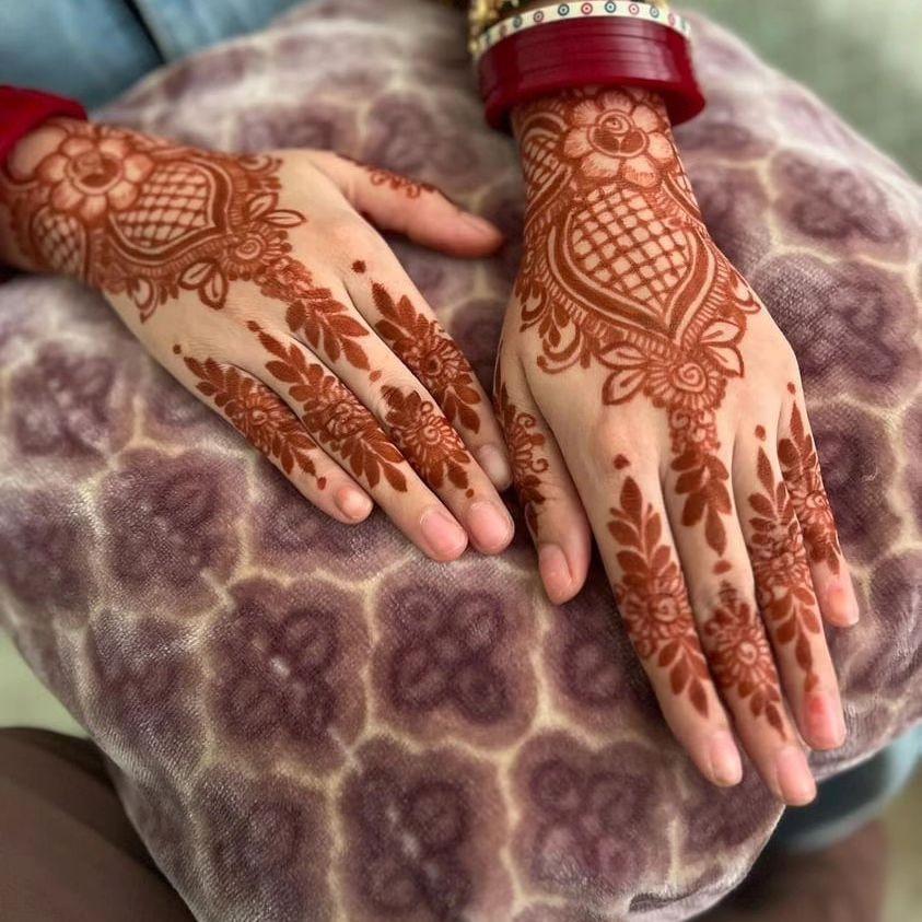 easy back hand mehndi design