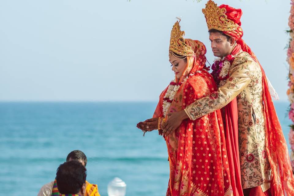 The Mesmerising Beach Wedding of Manaswini & Amaresh