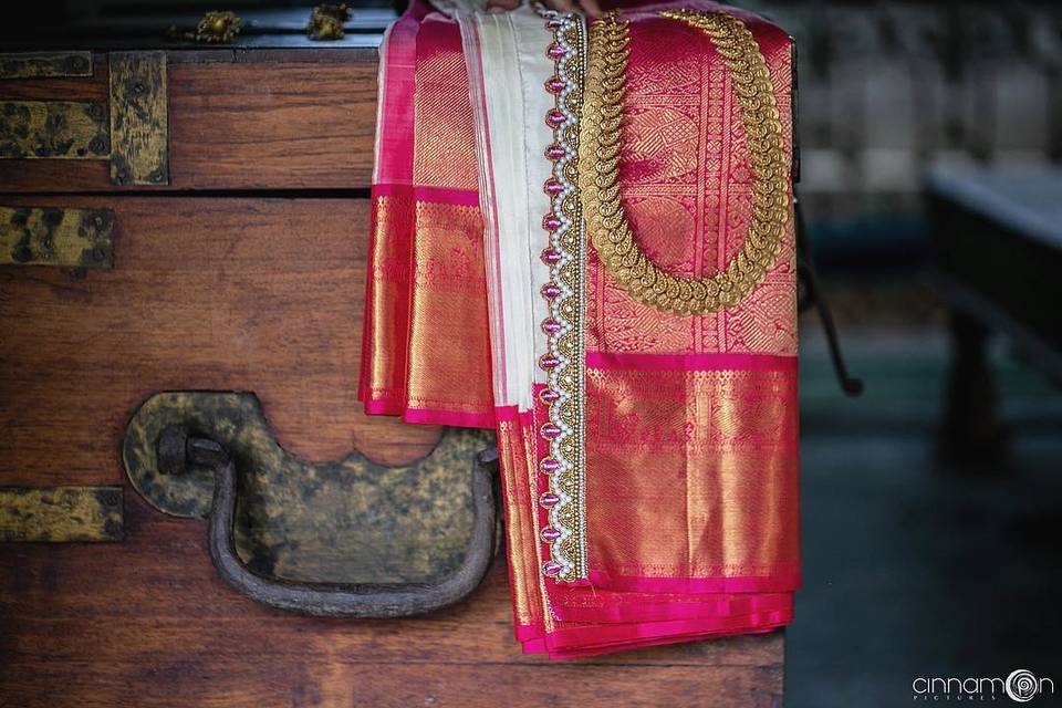 12 Kanjeevaram Sarees We Just Can’t Stop Drooling Over!