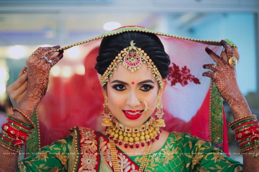 Gorgeous navy blue bridal lehenga with gold and red beads jewellery. See  more on wedmegood.com #wedmegood #indian… | Pakistani bridal wear, Bridal  outfits, Lehenga