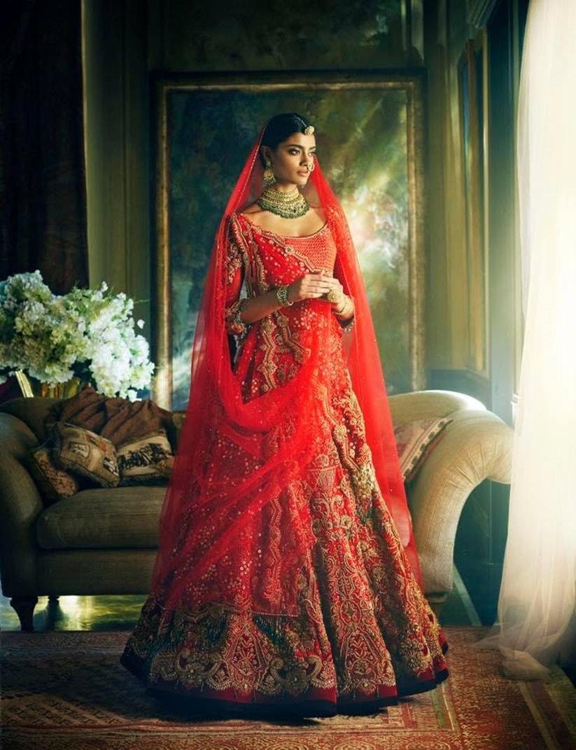 A Budget Of INR 1 Lakh For Your Bridal Lehenga? Here's Where You Should  Shop! | WedMeGood