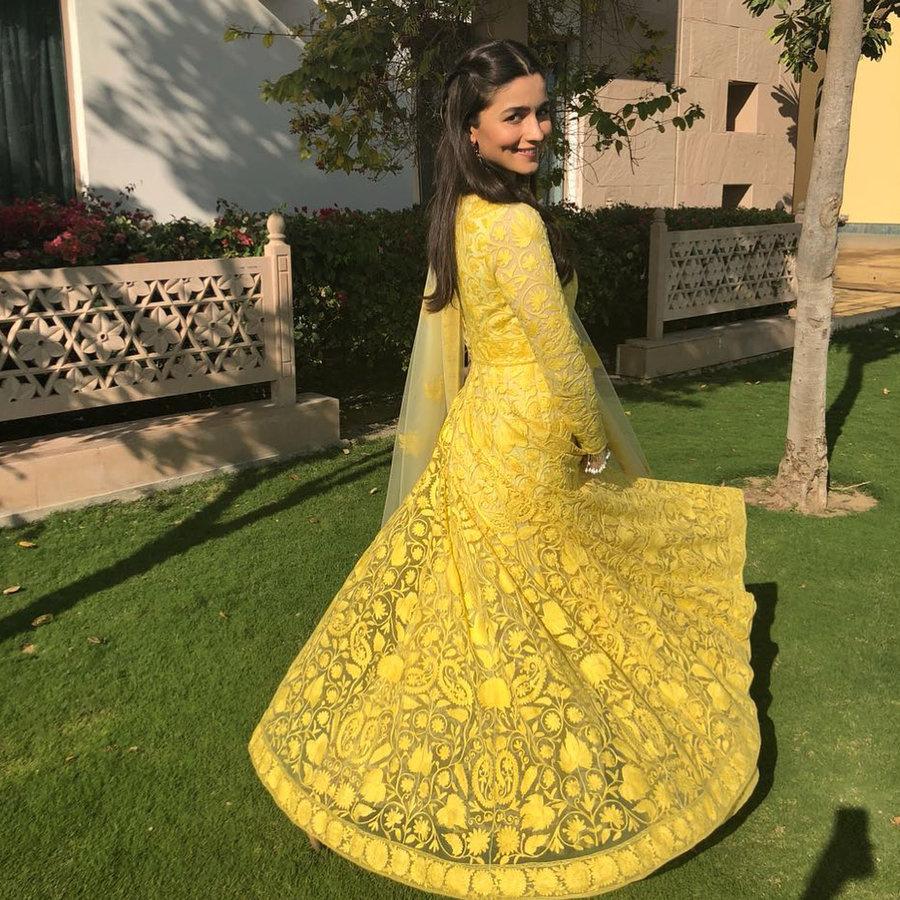 Alia bhatt best sale yellow anarkali online