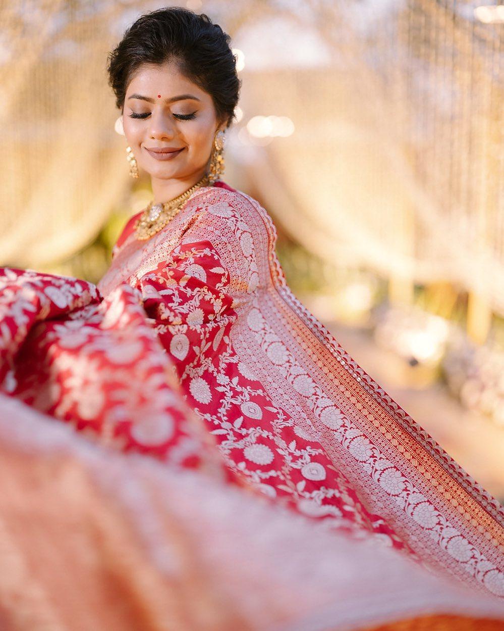 115 Stunning Saree Poses to Elevate Your Photoshoot Game