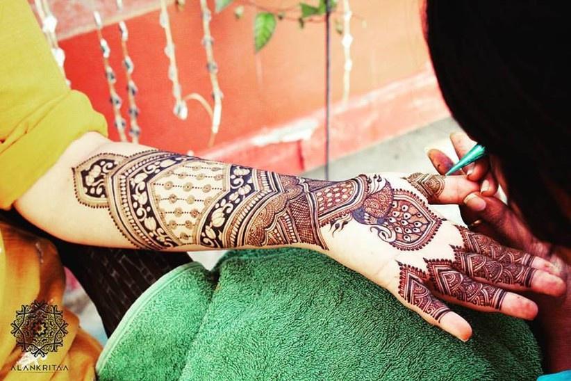Arabic mehndi design